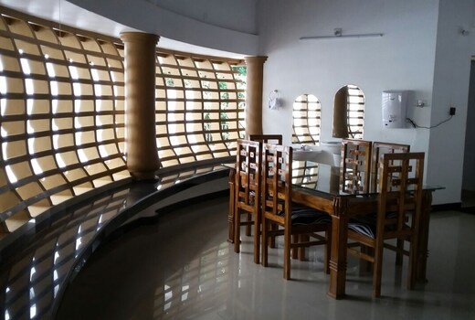 TEAK LAND VAZHIYORAM