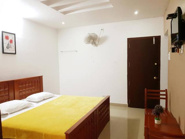 TEAK LAND VAZHIYORAM